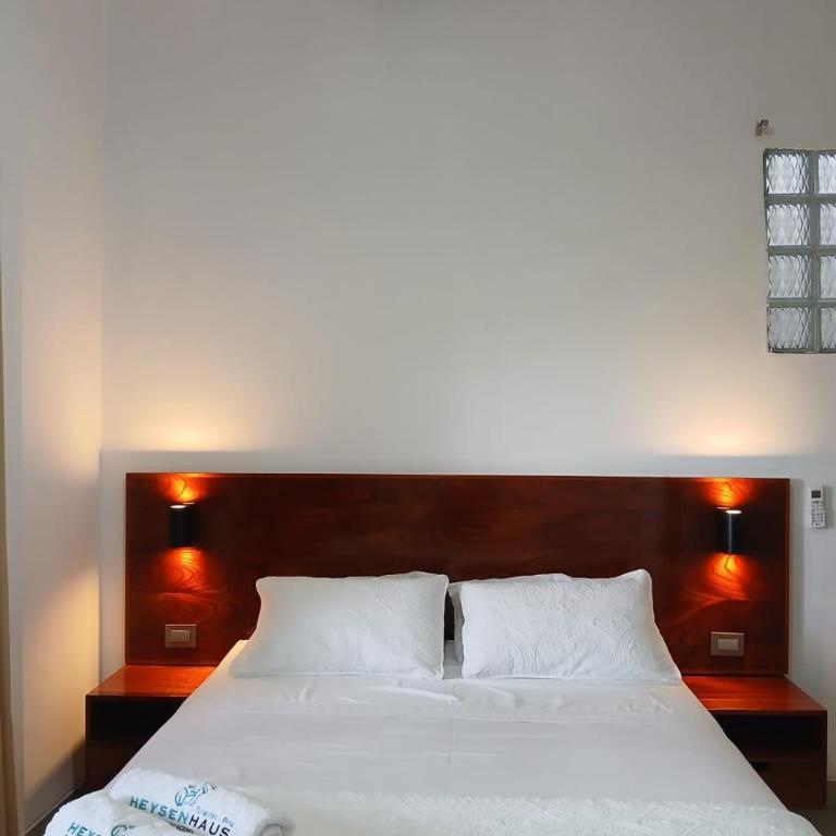 HEYSEN Haus - Three-Bedroom Apartment - High Floor - 5
