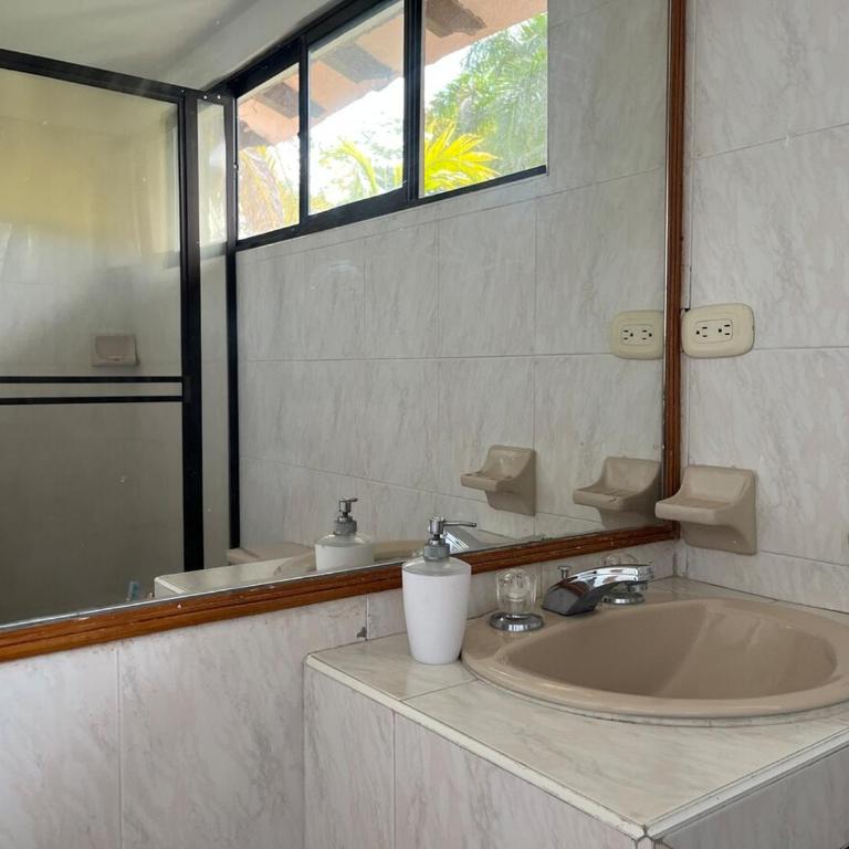 Casa en Condominio El Peñón, Girardot - Casa de 4 dormitorios - 20
