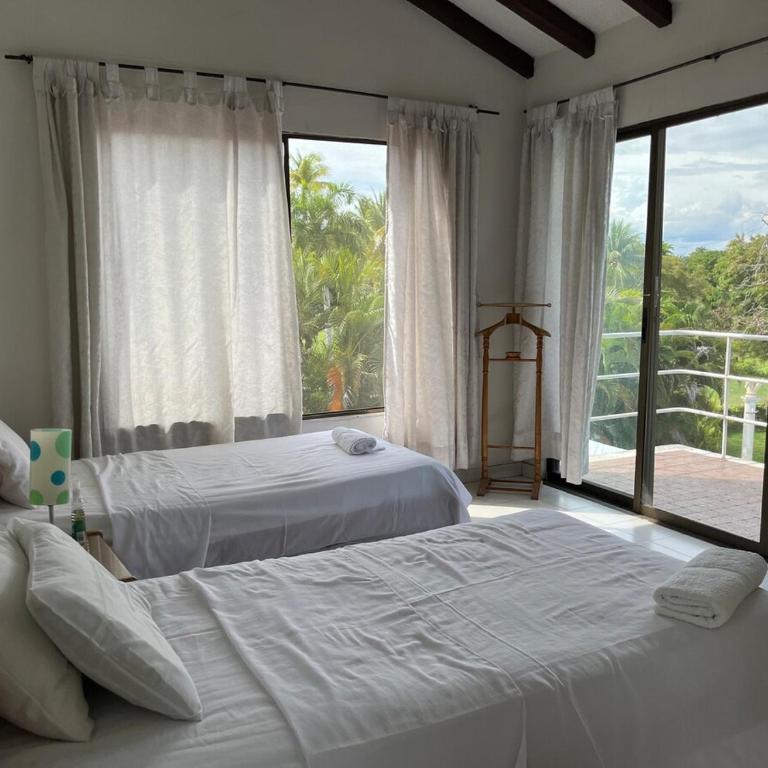 Casa en Condominio El Peñón, Girardot - Casa de 4 dormitorios - 24