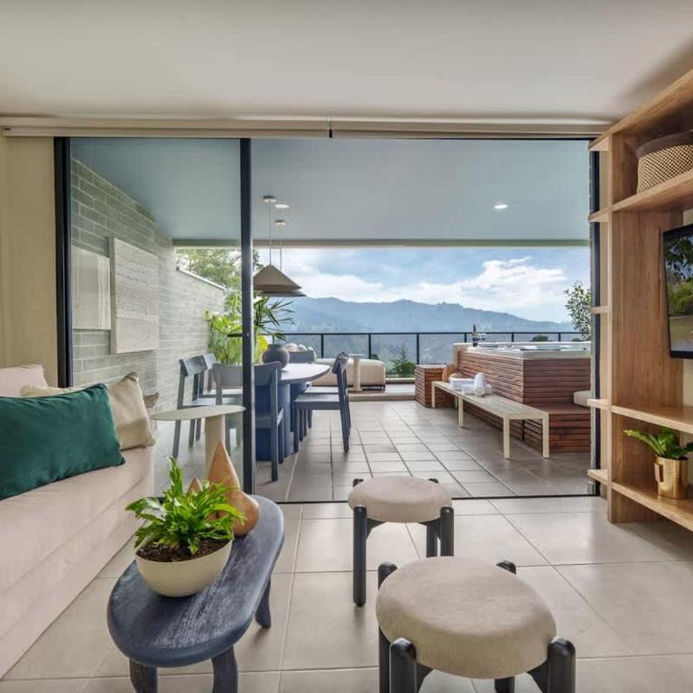 Designer Penthouse with Private Jacuzzi & Andes Views - Apartamento - 3