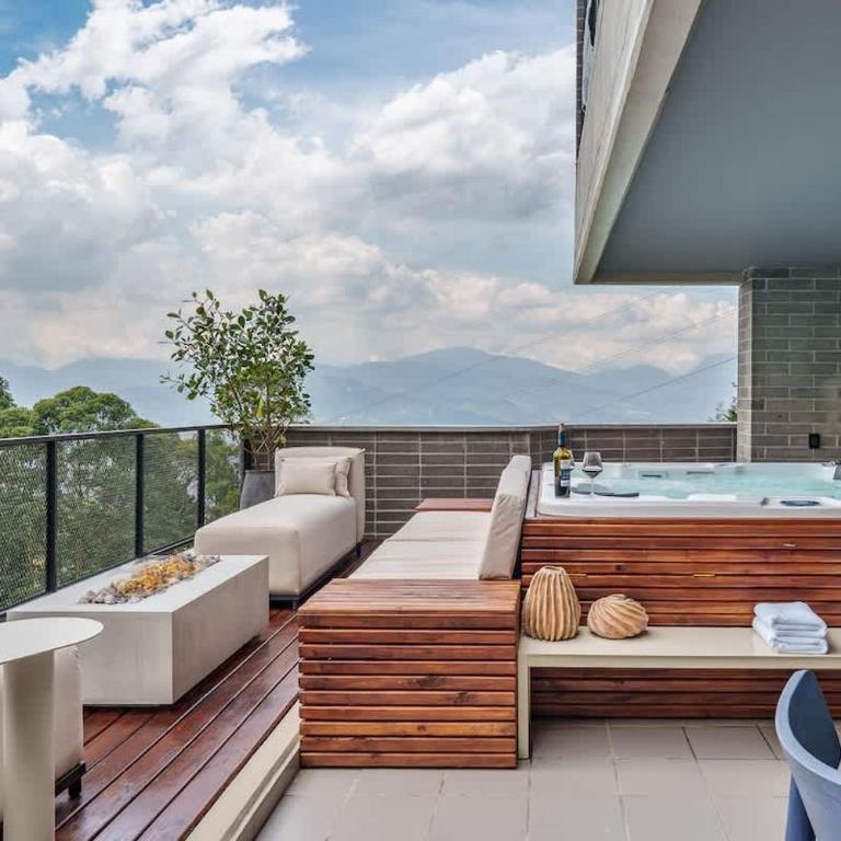 Designer Penthouse with Private Jacuzzi & Andes Views - Apartamento - 9