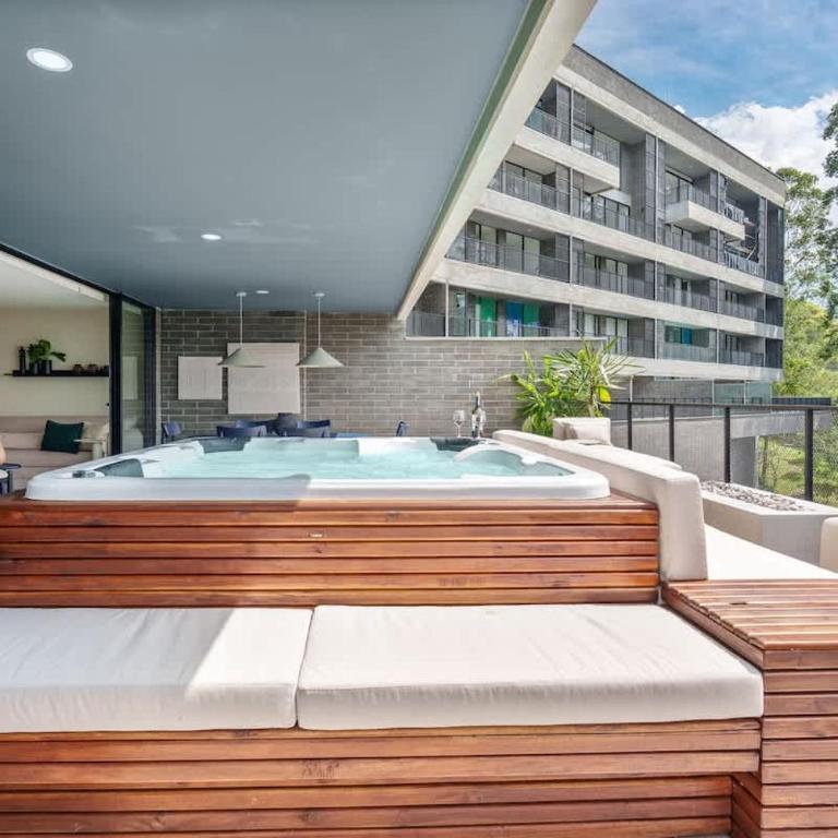 Designer Penthouse with Private Jacuzzi & Andes Views - Apartamento - 14