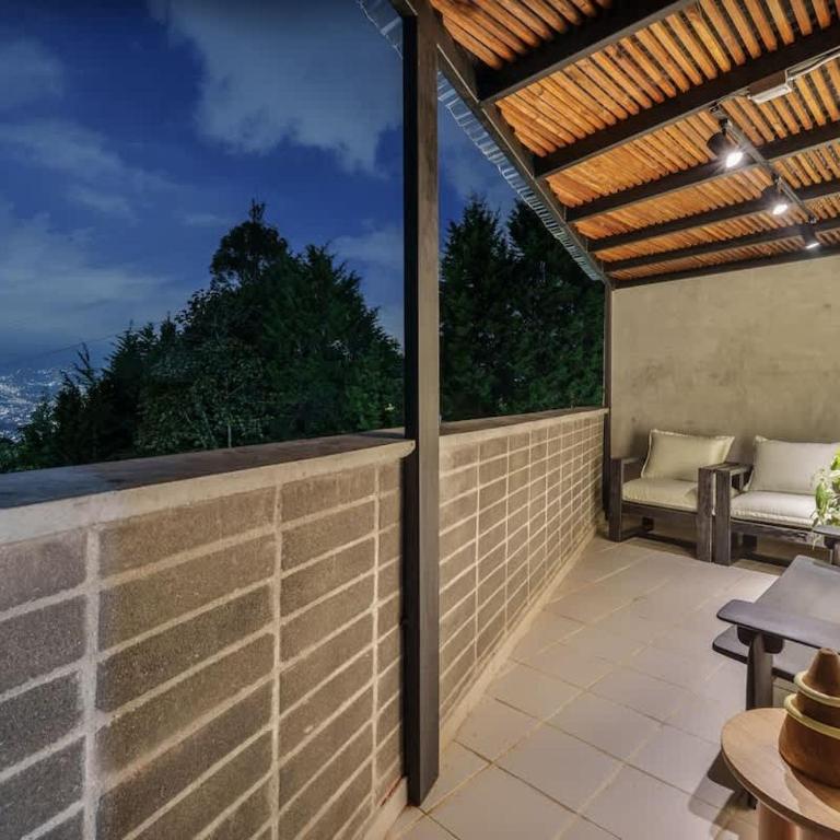 Designer Penthouse with Private Jacuzzi & Andes Views - Apartamento - 28