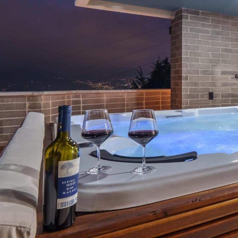 Designer Penthouse with Private Jacuzzi & Andes Views - Apartamento - 30