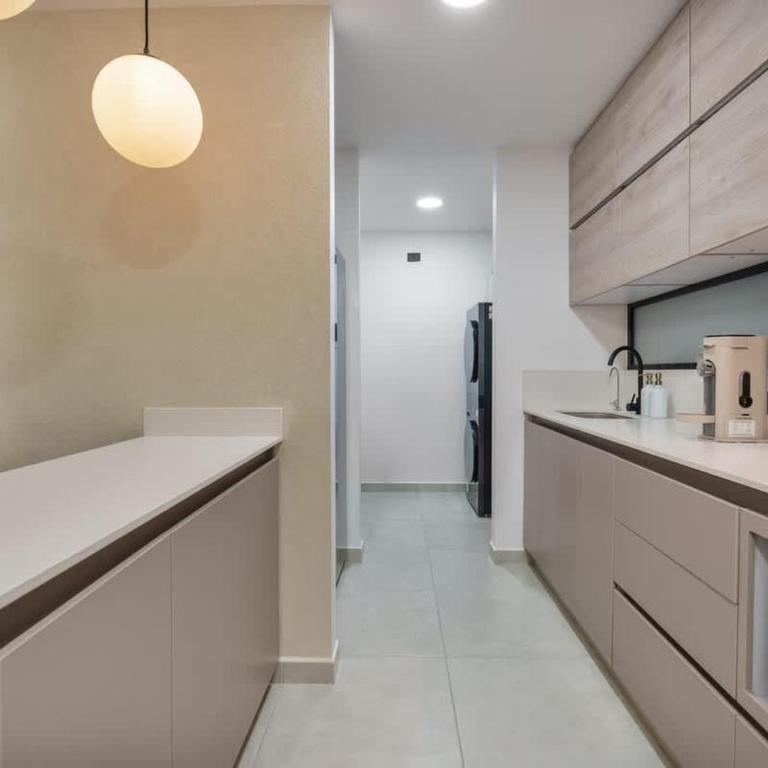 Designer Penthouse with Private Jacuzzi & Andes Views - Apartamento - 35