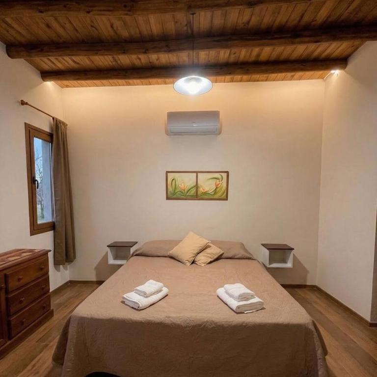 Refugio de campo con pileta privada en Villa Tacú - Villa - 1