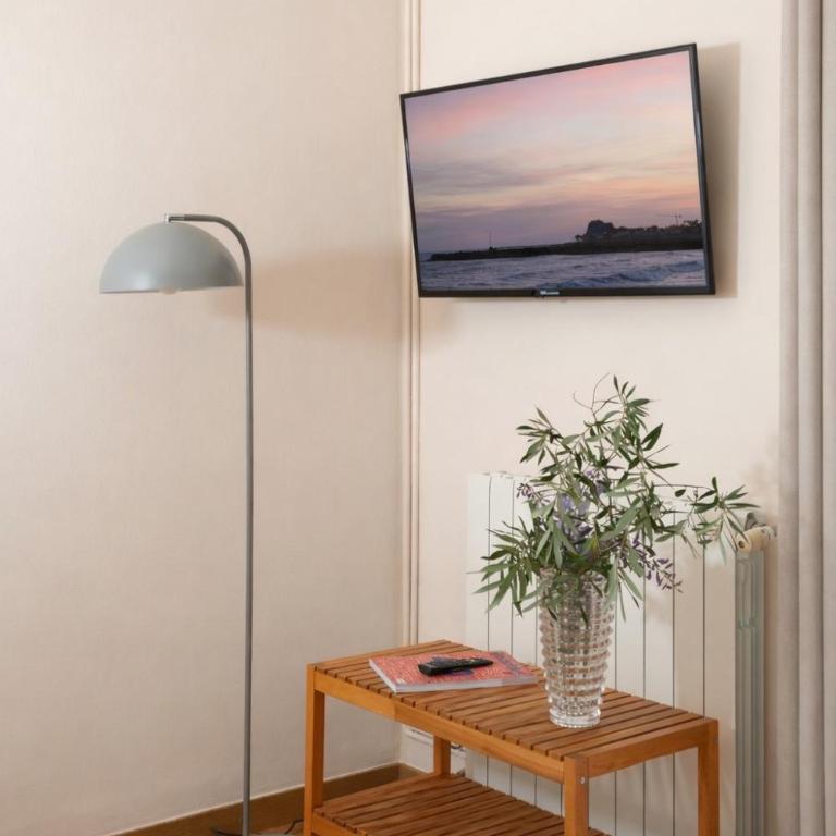 Tibidabo Apartments - Two-Bedroom Apartment with Terrace - 32