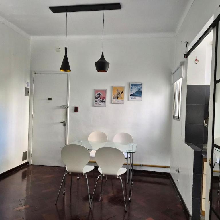 Precio y Calidad Luminoso departamento cerca del Hospital Italiano - Apartamento de 2 dormitorios - 3