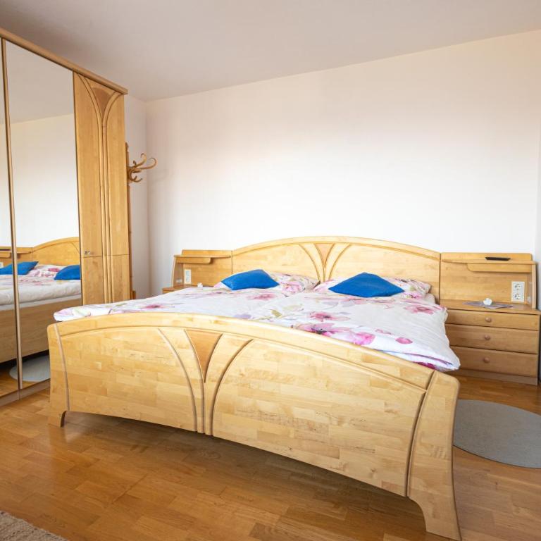Ferienhaus Englbrecht - Apartment mit Blick auf die Berge - 2