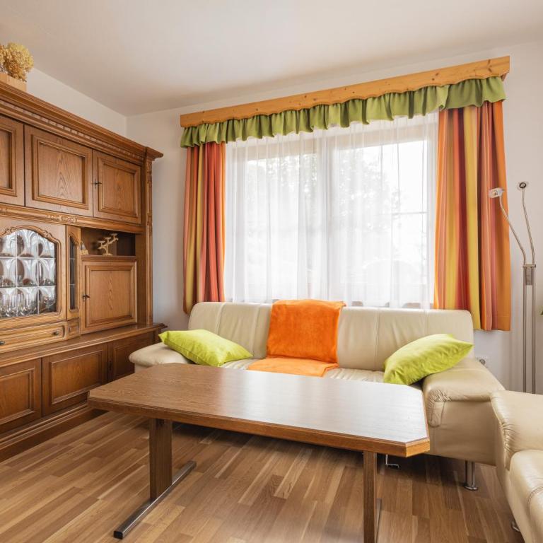 Ferienhaus Englbrecht - Apartment mit Blick auf die Berge - 10