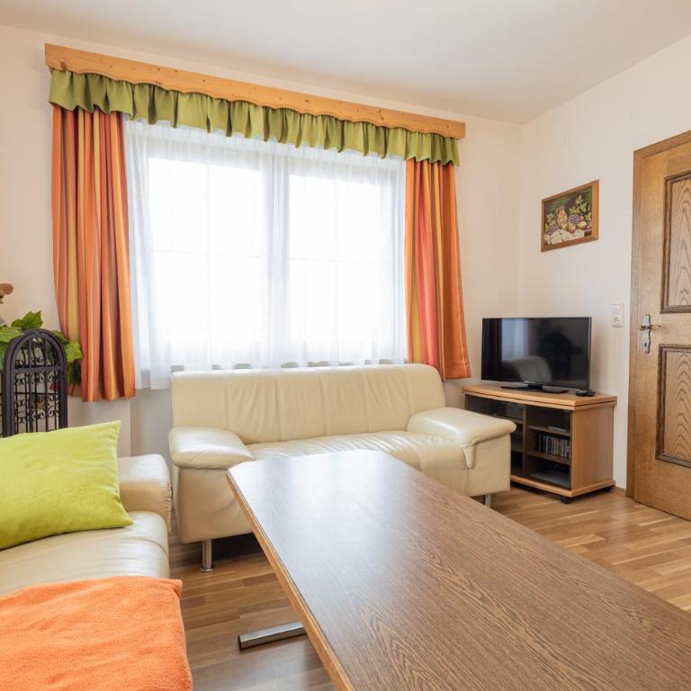 Ferienhaus Englbrecht - Apartment mit Blick auf die Berge - 11