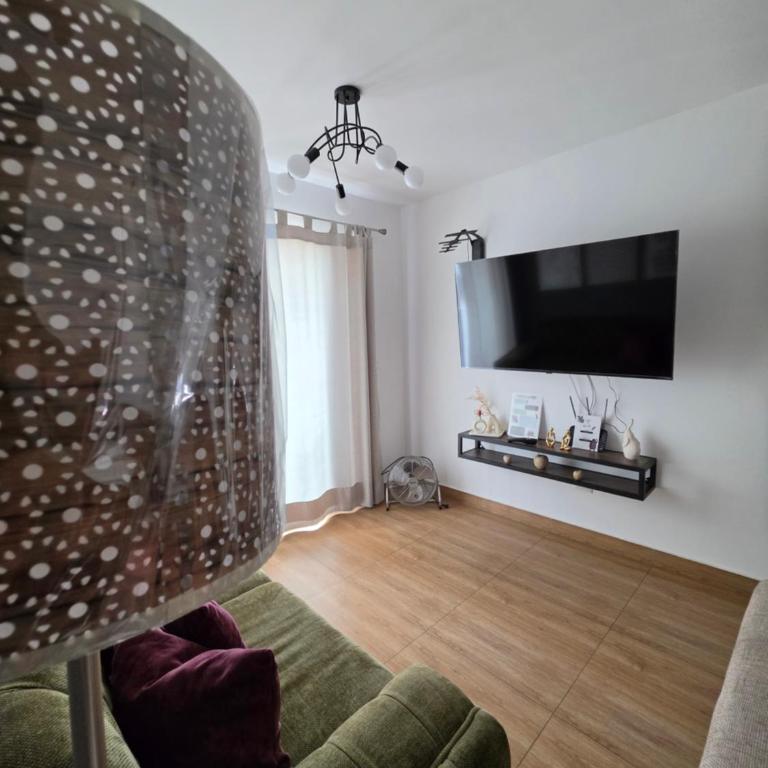 Goyu 1301 - Three-Bedroom Apartment with Balcony - 12