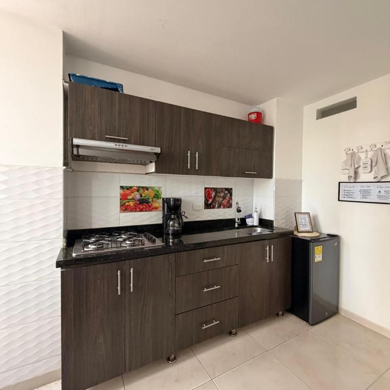Acogedor Apartaestudio, Home office y Desayuno - Parquadero Moto - Apartamento de 1 dormitorio - 3
