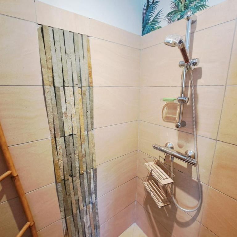 Perle du Pradon Terrasse vue mer, nuit étoilée et jacuzzi - Appartement 1 Chambre - 16