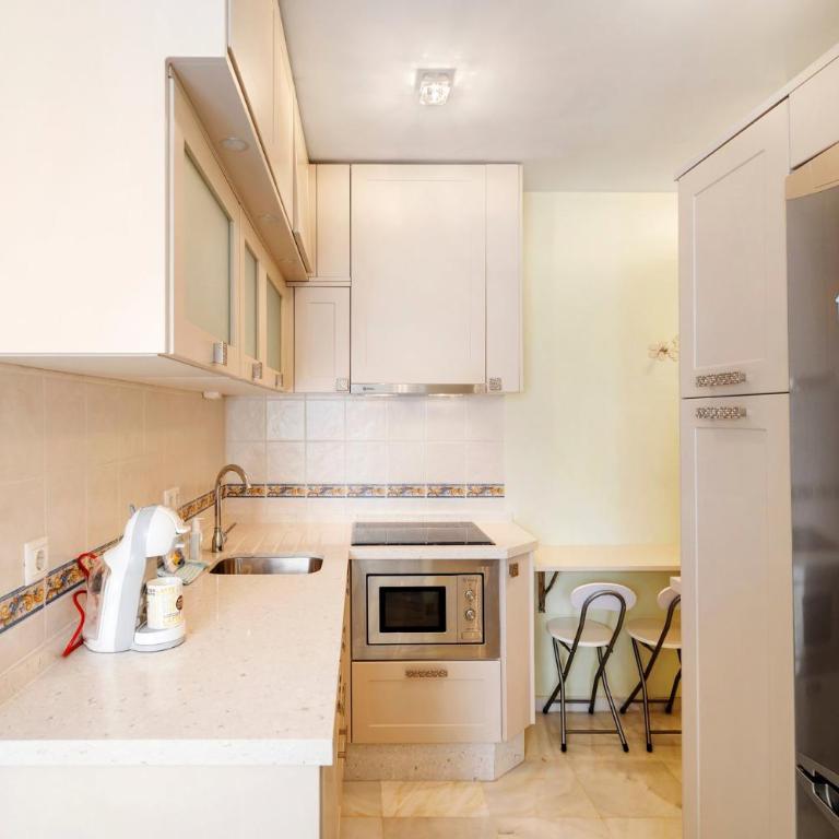 Acogedor piso en Calle Rosaleda Málaga centro - Apartamento - 13