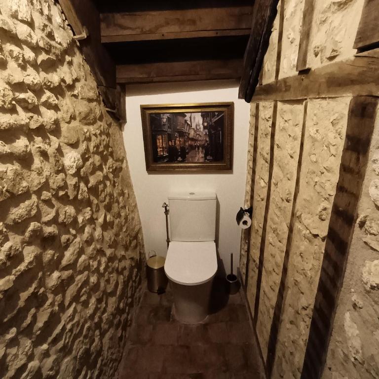 Suite des 7 Sorciers, nuit dans une Chapelle d'un Manoir Magique - Suite Deluxe avec Lit King-Size - 8