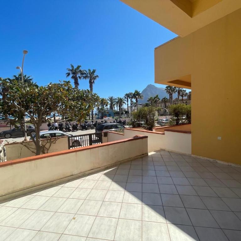 Villa Ciuri di fronte al mare - Casa Vacanze con 2 Camere da Letto - 32
