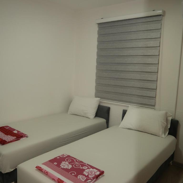 Two Bedroom Apartment in Mostar with Terrace & View - Apartman sa 2 Spavaće Sobe - 1