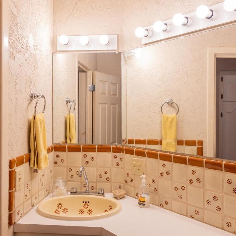 2BR stay with patio & open-air dining - Apartamento de 2 dormitorios - 4