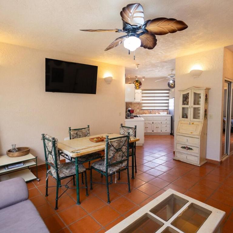 2BR stay with patio & open-air dining - Apartamento de 2 dormitorios - 19