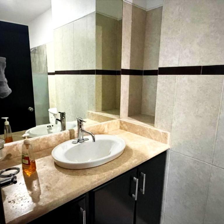 Horizon Mar Turquesa #5 Lujo frente Malecón y Playa - Three-Bedroom Apartment - 12
