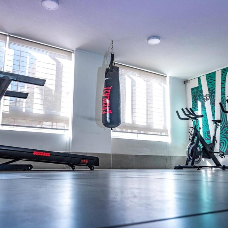 Apart completo con balcón, cercano a Est Metro y Barrio Italia - Apartamento de 1 dormitorio - 34