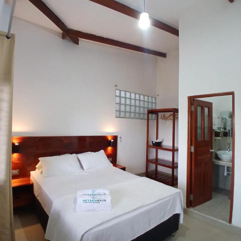 HEYSEN Haus - Three-Bedroom Apartment - High Floor - 2