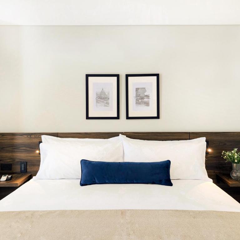Laureles Selection Suites - Suite with Balcony - 13