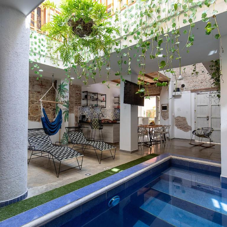House with Private Pool & Rooftop - Three-Bedroom House - 15