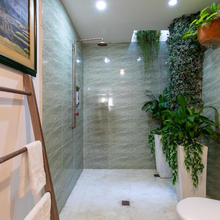 House with Private Pool & Rooftop - Three-Bedroom House - 20