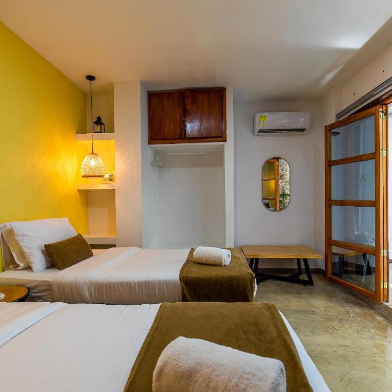 House with Private Pool & Rooftop - Three-Bedroom House - 21
