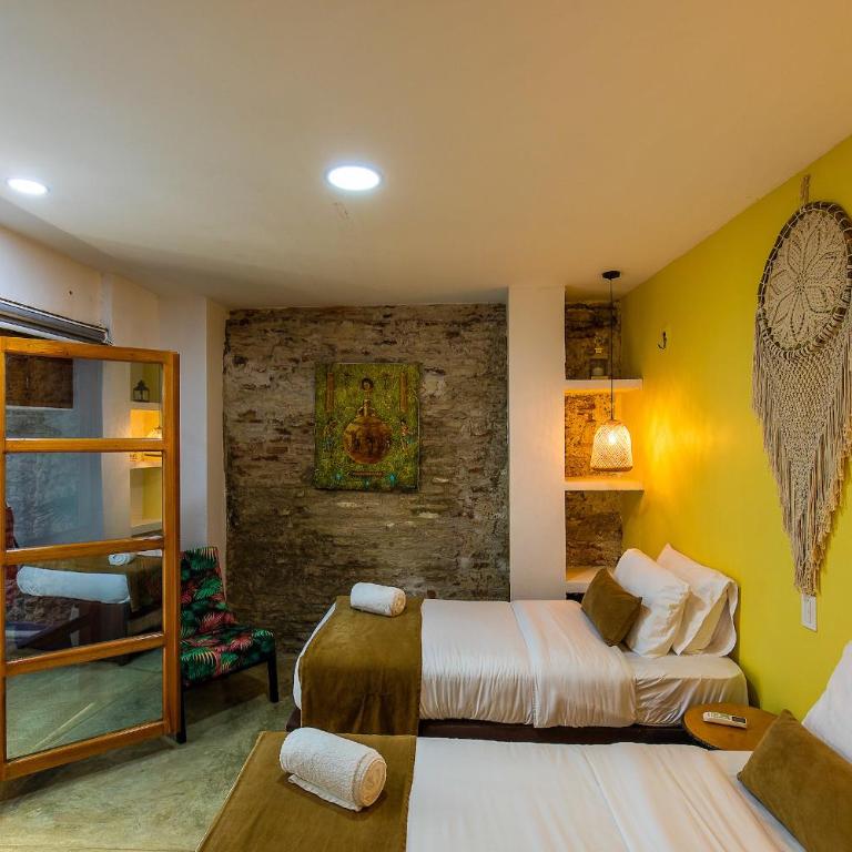 House with Private Pool & Rooftop - Three-Bedroom House - 22