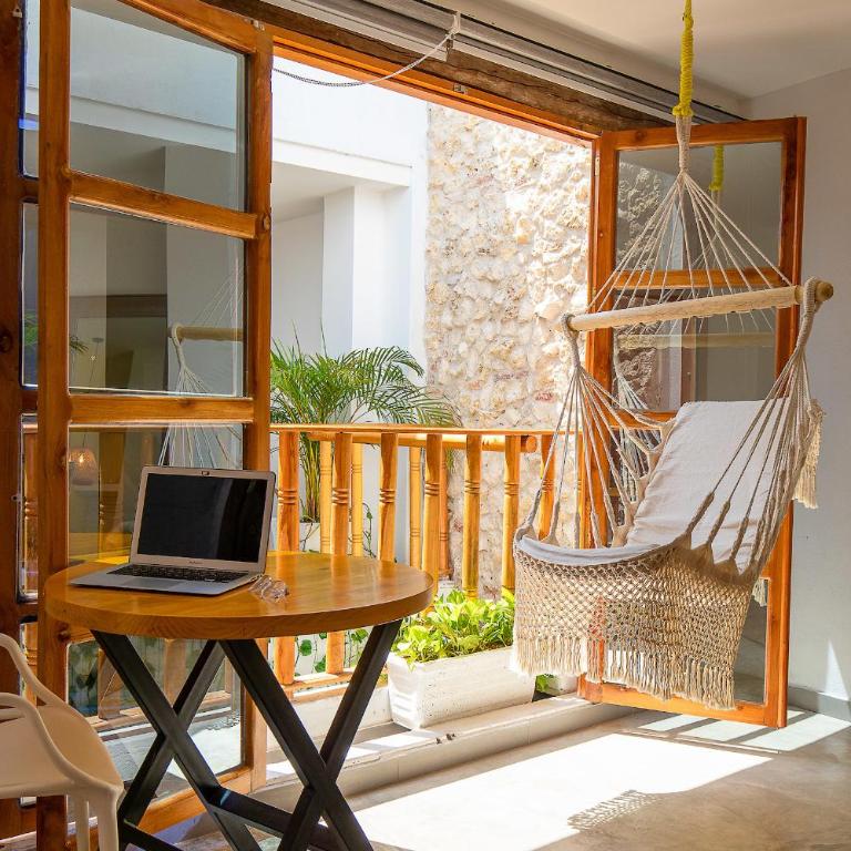 House with Private Pool & Rooftop - Three-Bedroom House - 25