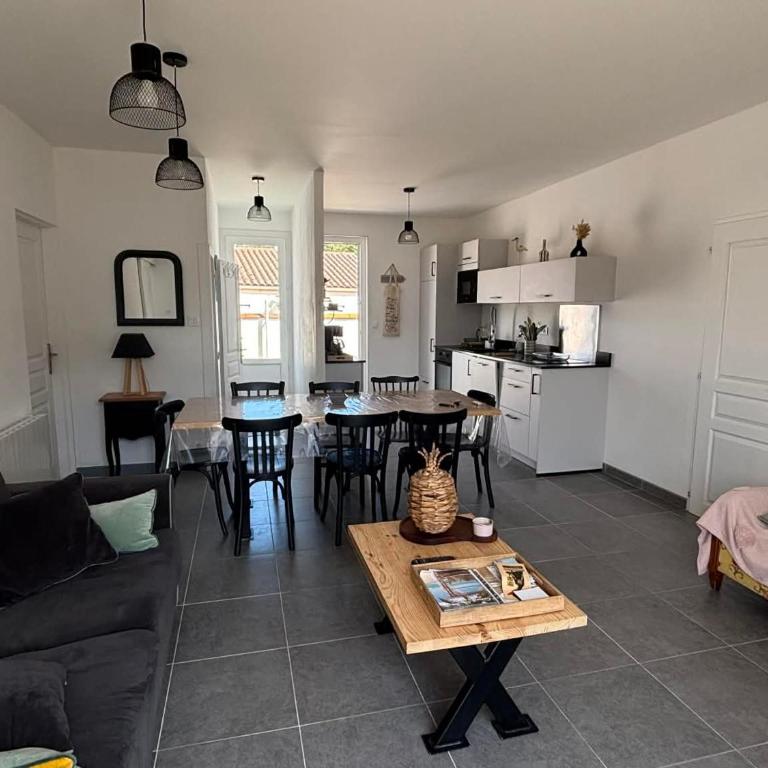 Maison de vacances pour 8 pers, 300m de la plage, parking, Sainte Anne - FR-1-194-357 - Casa - 5