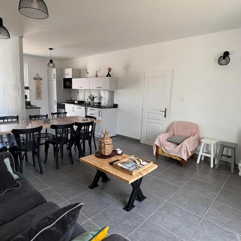 Maison de vacances pour 8 pers, 300m de la plage, parking, Sainte Anne - FR-1-194-357 - Casa - 10