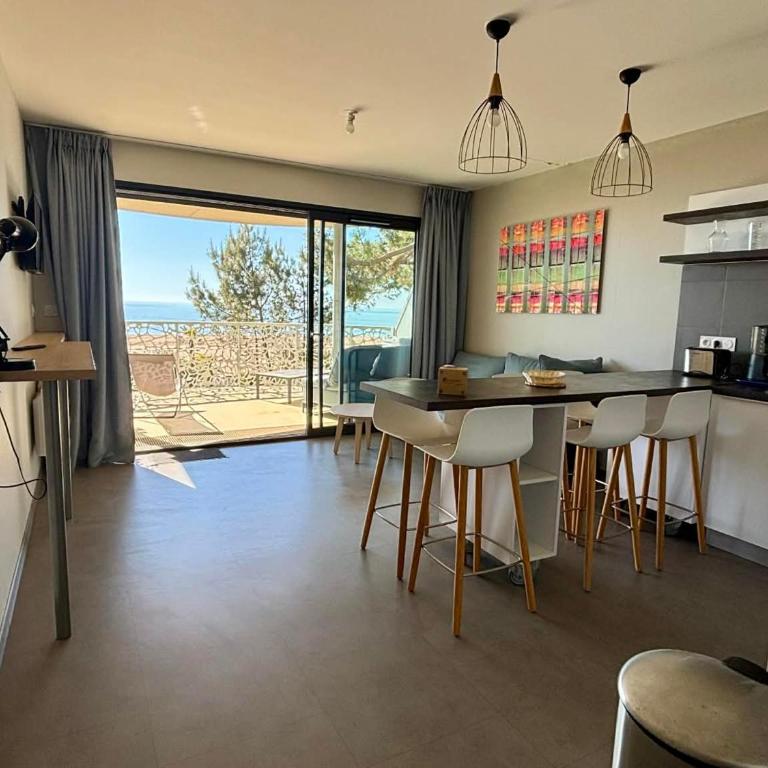 Appartement neuf en bord de mer pour 6 pers, balcon, piscine, jacuzzi, parking, animaux admis - FR-1-194-233 - Appartement - 16