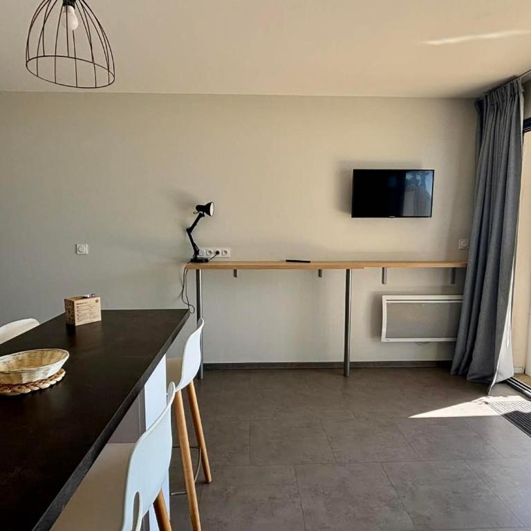 Appartement neuf en bord de mer pour 6 pers, balcon, piscine, jacuzzi, parking, animaux admis - FR-1-194-233 - Appartement - 22