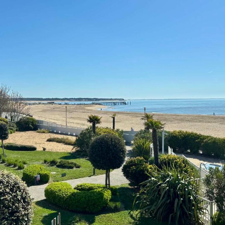 Appartement neuf en bord de mer pour 6 pers, balcon, piscine, jacuzzi, parking, animaux admis - FR-1-194-233 - Appartement - 23