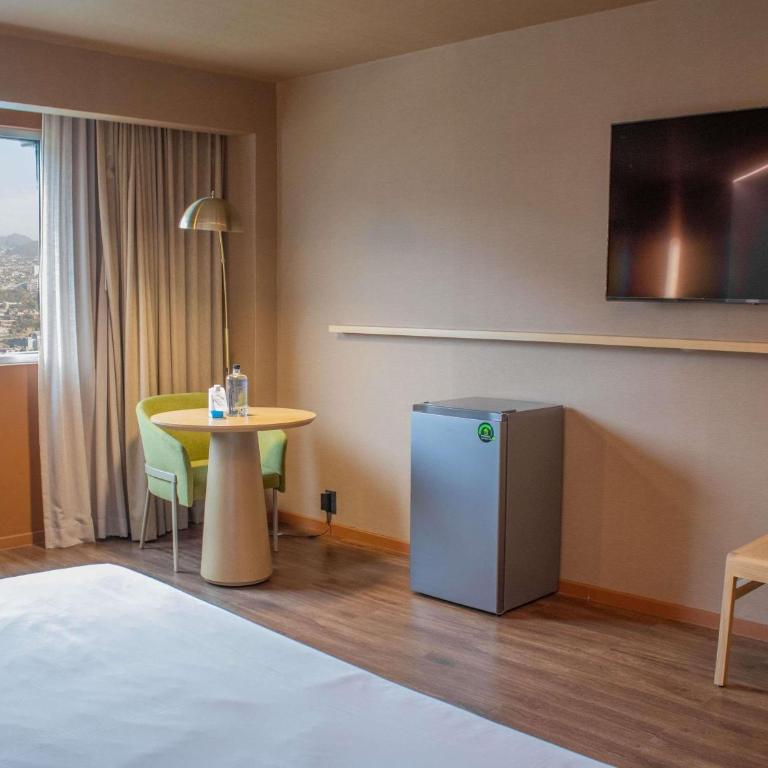 Novotel Monterrey Valle - Executive Suite One King - 9