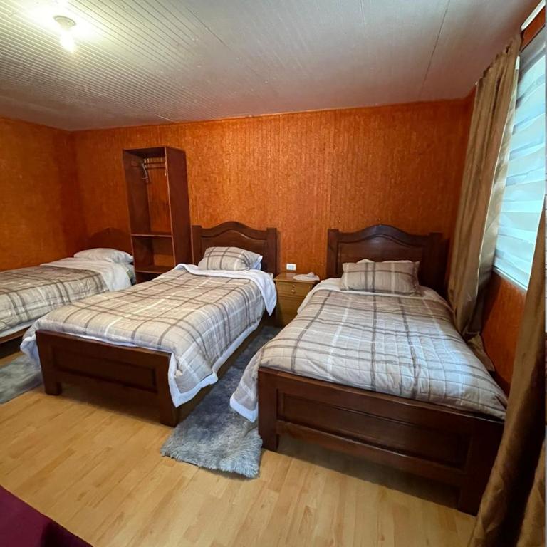Alojamiento Valle del Maipo - Habitación Cuádruple con baño - 2