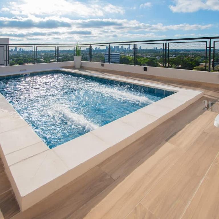 Cozy 1BR Sofa Pool & Cowork - Apartamento - 3