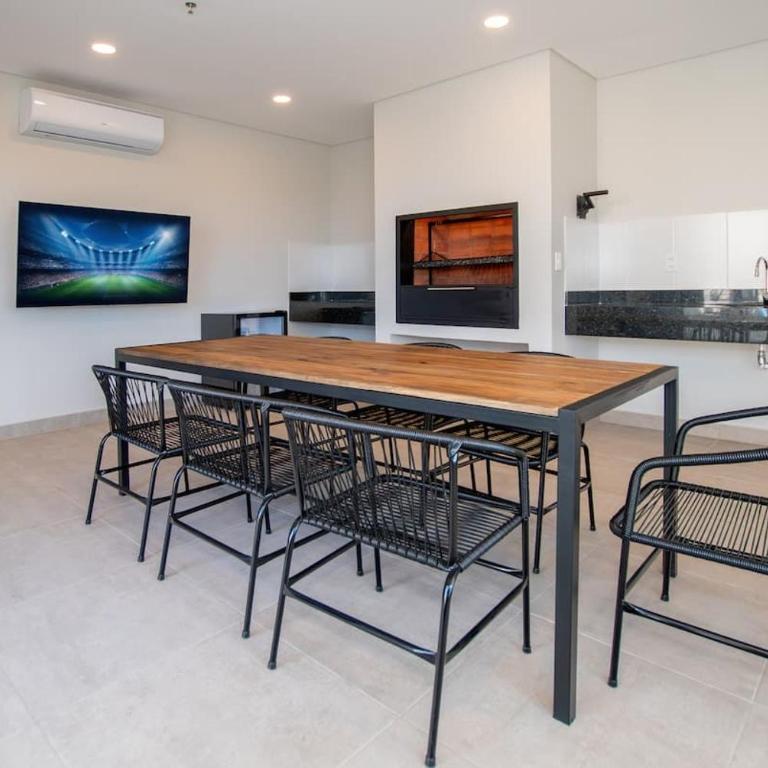 Cozy 1BR Sofa Pool & Cowork - Apartamento - 20
