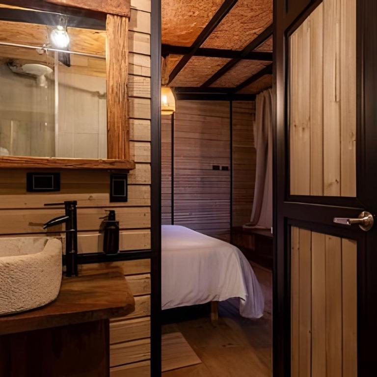 Unique Guatapé - Habitación Cuádruple Deluxe - 24