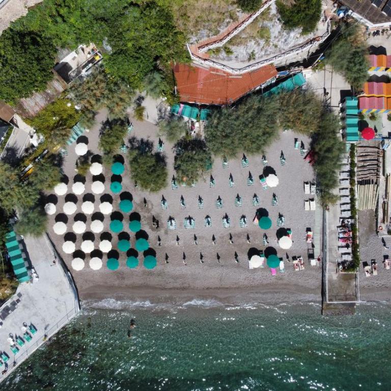 Nereidi Suites - Camera Queen con Vasca Idromassaggio - 2