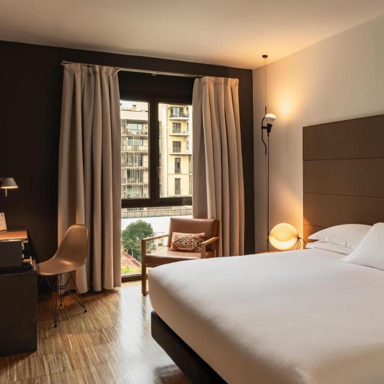 Alexandra Barcelona Hotel, Curio Collection by Hilton - Classic King Room - 5