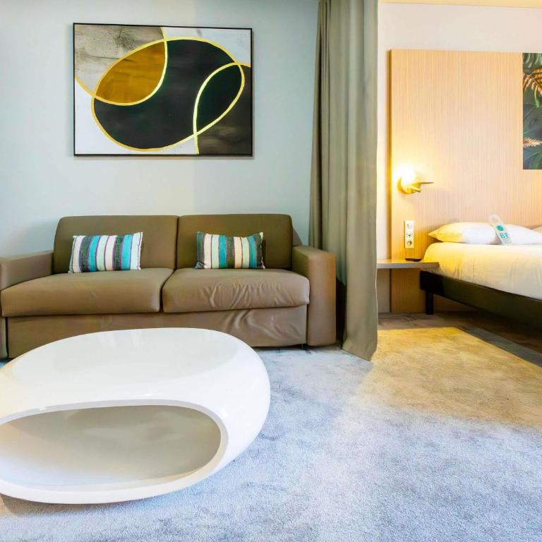 ibis Styles Troyes Centre - Chambre Double Supérieure avec Canapé-Lit - 4