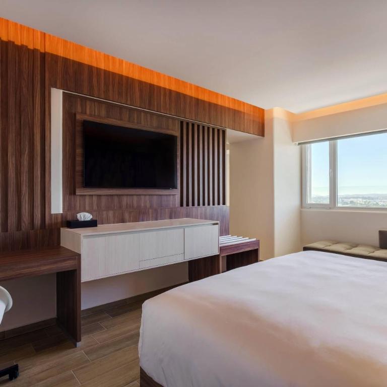 Radisson Puebla Angelopolis - Queen Suite with Two Queen Beds - Non Smoking/Interior Corridor - 5
