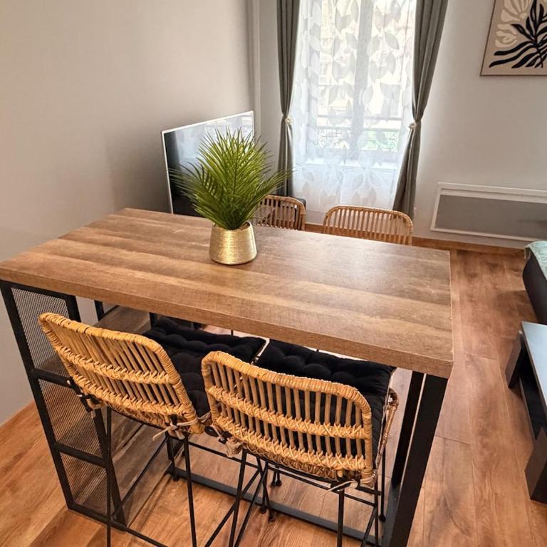 Le Platane - T3 cosy proche des Halles - Two-Bedroom Apartment - 9