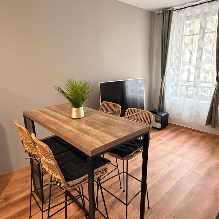 Le Platane - T3 cosy proche des Halles - Two-Bedroom Apartment - 10