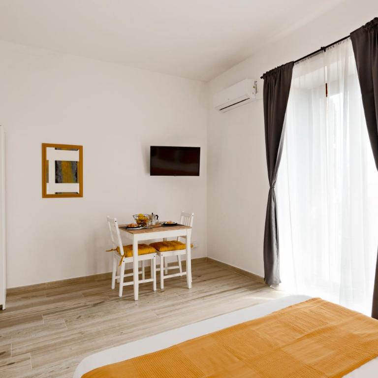 Street Art House, Appartamenti vicino centro e mare - Studio Apartment with Harbor View - 6